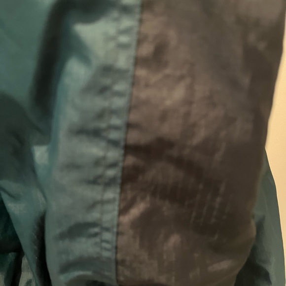 Storm Tech green like new zip men’s mesh lined jacket. - Picture 6 of 8